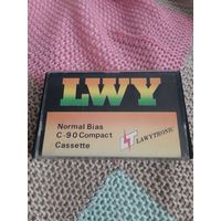 Кассета  LT LAWYTRONIC C-90. The Beatles