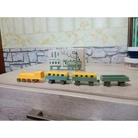 Редкая детская игрушка поезд Малютка 1981 г. СССР в родной коробке в идеальном состоянии