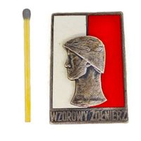 Польша. Знак Образцовый солдат периода 1961 - 1968 гг.  в серебре; Wzorowy zolnierz srebrnа;  30\42 мм