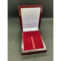 Футляр из дерева для золотого слитка 10 гр.