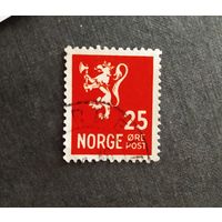 Марка Норвегия 1946 год Герб