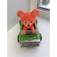 Игрушка машинка с медведем, торги с Рубля