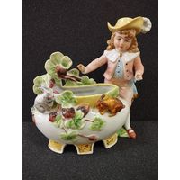 Статуэтка фарфоровая (салфетница) Мальчик с кроликами, Германия