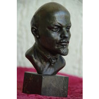 Бюст  Ленин  ( авт. Аксенов  )  высота 19 см