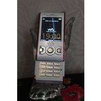 Шикарный слайдер Sony Ericsson W595 очень красивый и отличная комплектация!Редкость!