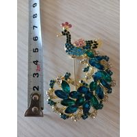 Брошь павлин