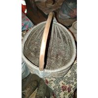 Корзина плетёная. Лоза. Шпагат.