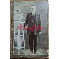 1910-е Кабинет-портрет Молодой человек типажи ретро студийное фото фотограф К. Кукулевич