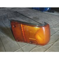 Поворотник правый Nissan Sunny N13