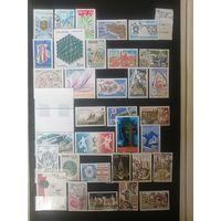 Лот чистых и гашенных марок Франции 1977 года (в основном чистых)