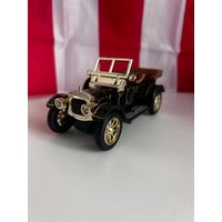 Модель винтажного автомобиля 1:32