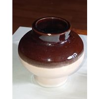 Винтажный керамический кувшинчик , изготовленный в 1970-х годах в Латвийской ССР (Рига).