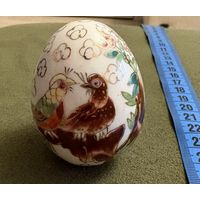 Фарфоровое яйцо . Расписное . Интересный сюжет