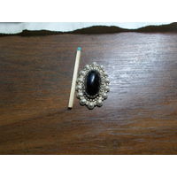 Старинная брошь