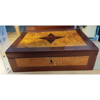 Шкатулка старинная