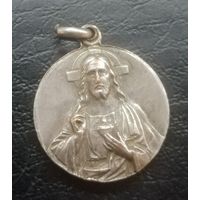 Медальон католический