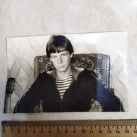 Фотография. История СССР в лицах. Молодое дарование. Гитара с боку.