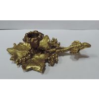 Бронзовый подсвечник "Виноградные листья" 20-30-е годы. Высота 4.5 см. Размер 11-16.5 см.