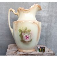 Старинный огромный кувшин