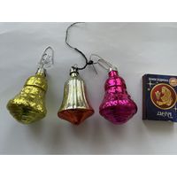Лот елочных игрушек.