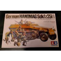 Сборная модель ВОВ Tamia 1/35 Немецкий Hanomag Sd.Kfz. 251/1 и 5 фигур 35020