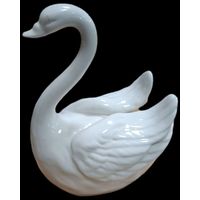 Фигурка фарфоровая - Лебедь 13 см