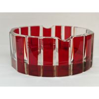 Хрустальная пепельница "Нёман" Красное стекло.