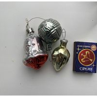 Лот елочных игрушек.