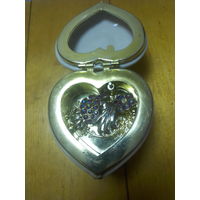 Шкатулка винтажная для бижутерии .С бижутерией.