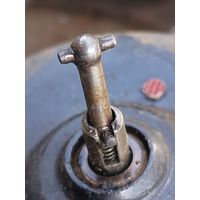 "Косточка" для соединения электродвигателя с редуктором стеклоочистителя ретро автомобилей.