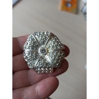 Брошь от AVON