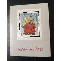 РАСПРОДАЖА КОЛЛЕКЦИИ. Вьетнам. марки "цветы - Розы"