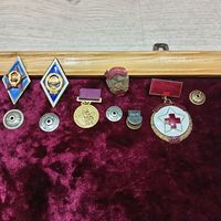 Тяжолые значки ссср.