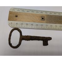 Ключик большой, старинный