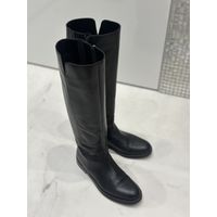 Сапоги трубы жокейские 38 р Кожа натуральная как новые!  Шикарные  высококачественные сапоги! Обалденно смотрятся! Самая актуальная современная модель и при этом классика, которая будет актуальна мног