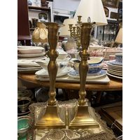 Пара подсвечников