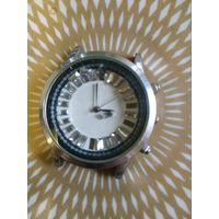 Часы наручные CK  тикают. Состояние на скане.