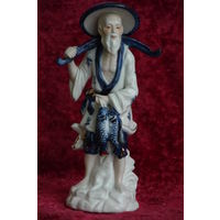 Статуэтка фарфоровая  25 см  ( целая )