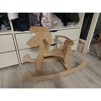 Качалка детская Woody Лошадка, в хорошем состоянии, всё цело, трещин нет.