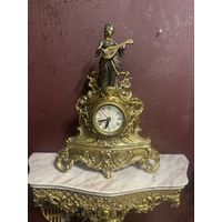 Очень красивые каминные часы,кварц, латунь, очень тяжелые, Португалия, много лотов с рубля