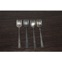 Набор мельхиоровых вилочек из 4-х шт, из СССР, клеймо МНЦ-1р 90к.