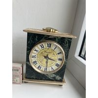 Часы настольные МОЛНИЯ рабочие