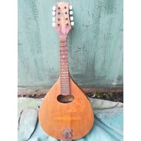 Музыкальный инструмент, мандолина. С рубля.