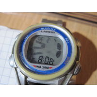 Часы электронные LAROS.