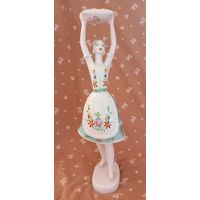 Фарфоровая статуэтка "Танцовщица с подушкой", Hollohaza Холлохаза, Венгрия