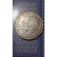 Нидерланды 2 1/2 гульдена 1980 коронация