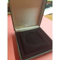 Футляр для монеты в капсуле. Диаметр ячейки 42 мм. Отличное состояние