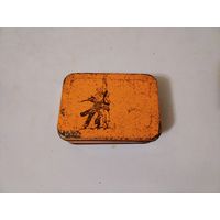 Жестяная коробка рабочий и колхозница