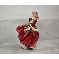 Royal Doulton  На вершине  статуэтка дамочка в шляпе