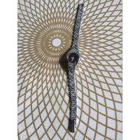 Часы наручные Луч с браслетом,тикают, знак качества.  В коллекцию,ремонт,на запчасти.Состояние на скане.